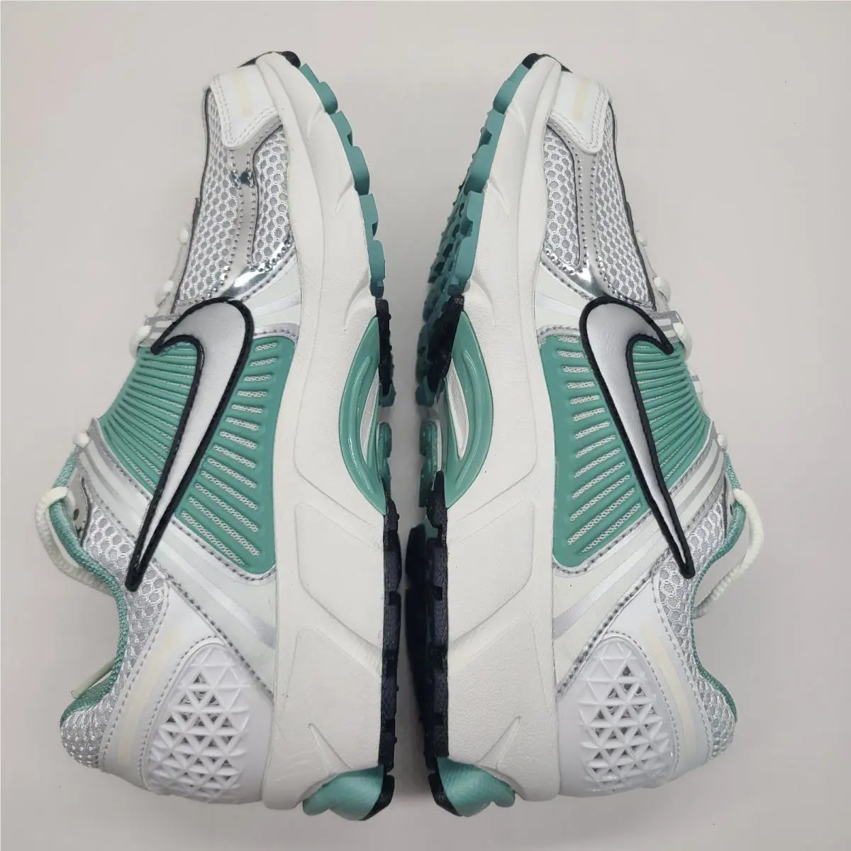 Nike shoes - Nike Zoom Vomero - Zoom Vomero - HF1877-101 - Green (UPC: 198481711345) 10