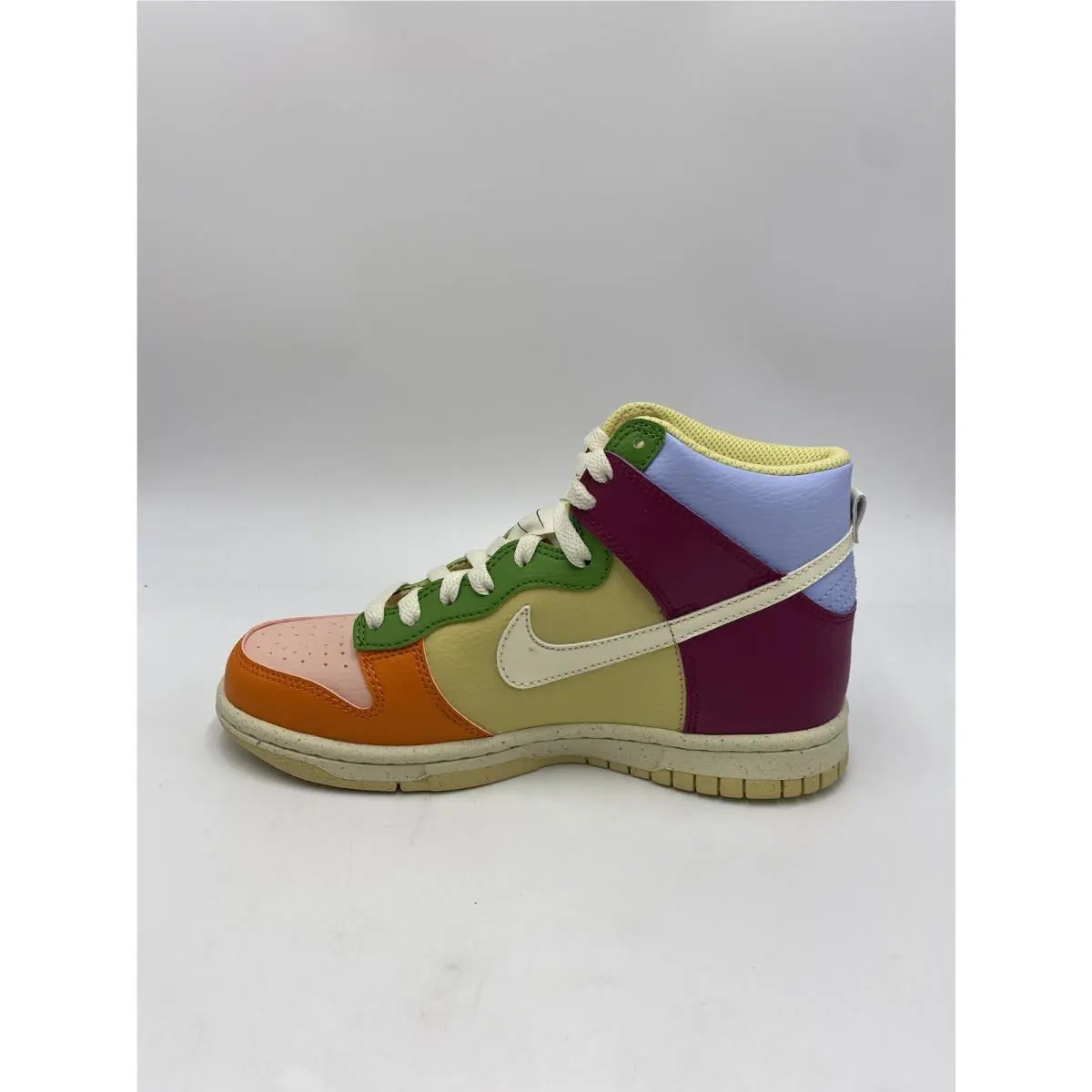 Nike shoes - Multicolor (UPC: 196152638458) 1