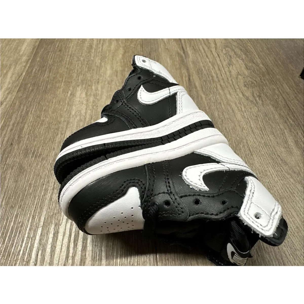 Nike shoes - Air Jordan 1 - Air - Black 4
