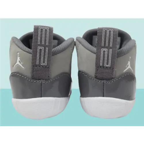 Nike shoes - Air Jordan 11 - Air - Gray 3