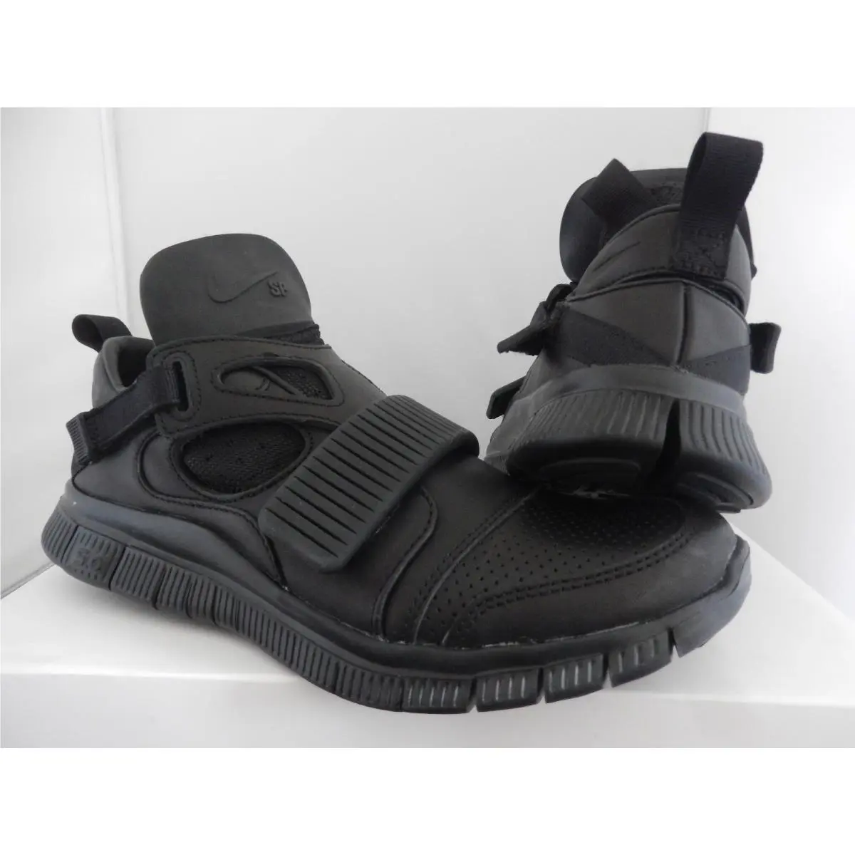 Nike shoes - Nike Free Huarache - Free Huarache - Black (UPC: 887230237747) 0