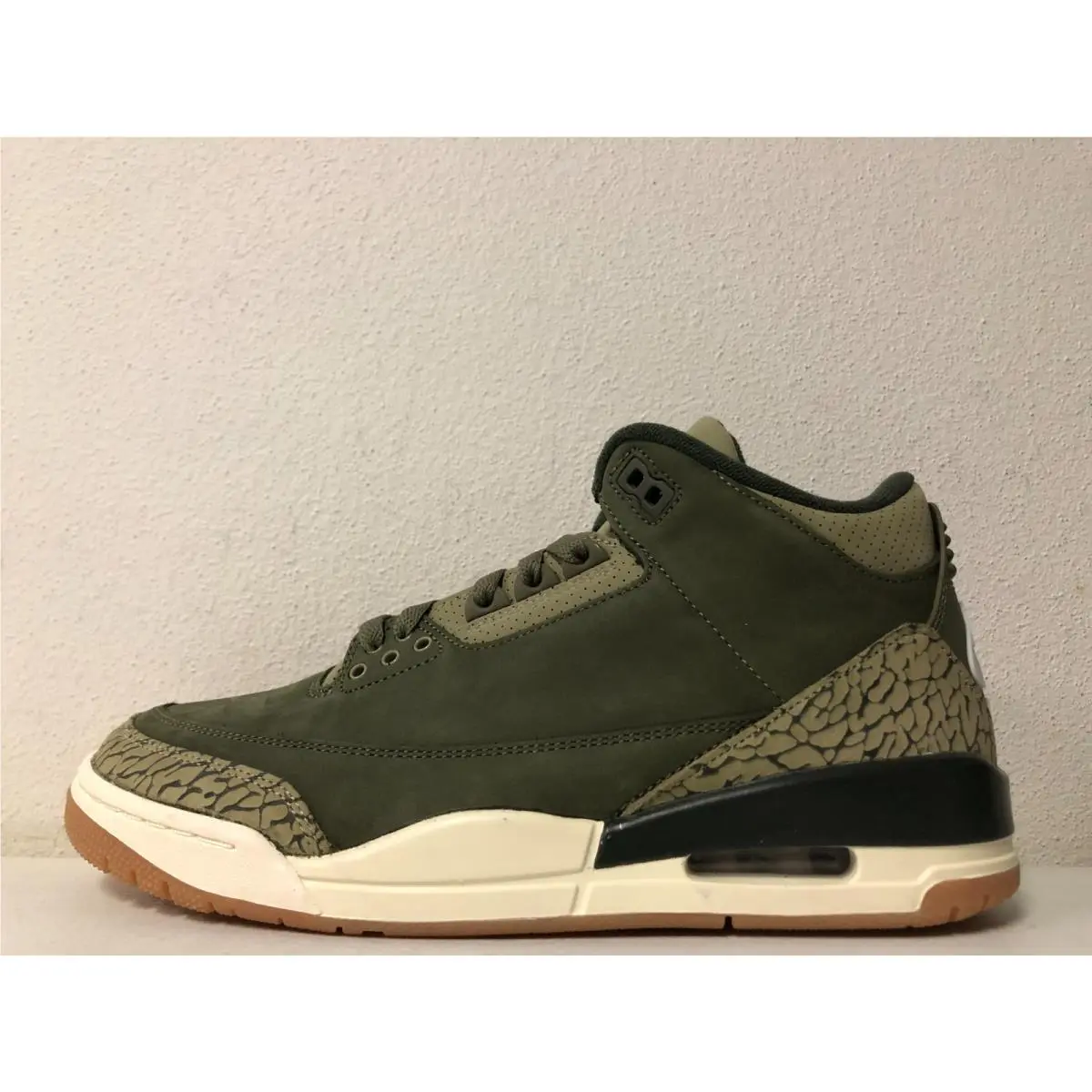 Nike shoes - Air Jordan 3 Retro - Air Retro - DN3707-202 - Medium Olive/Sequoia (UPC: 198486326520) 0