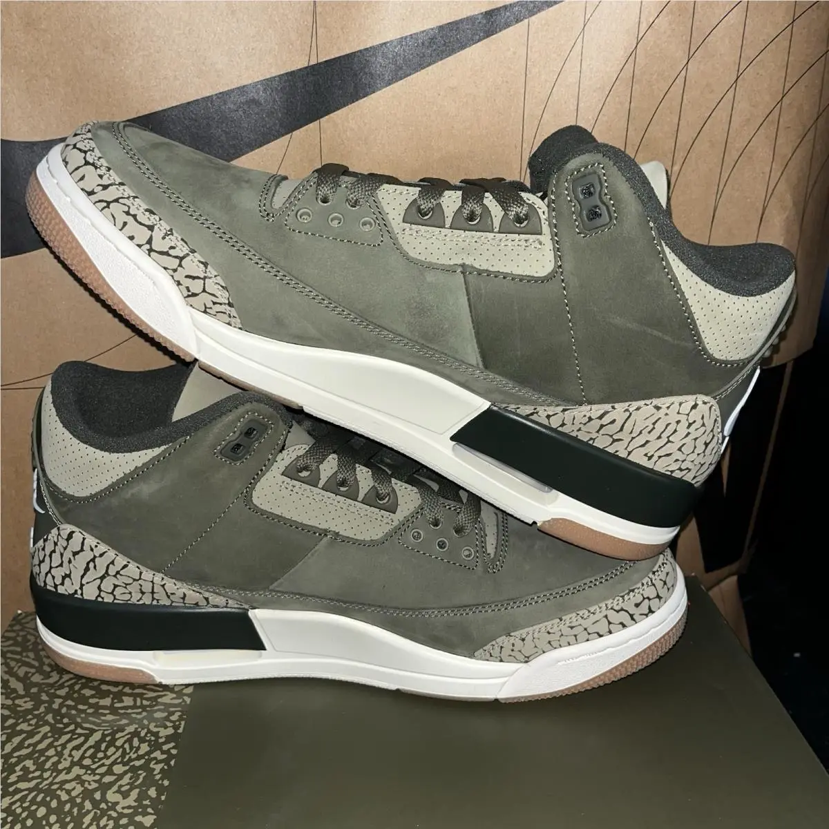 Nike shoes - Air Jordan 3 - Air - DN3707-202 - Green 1