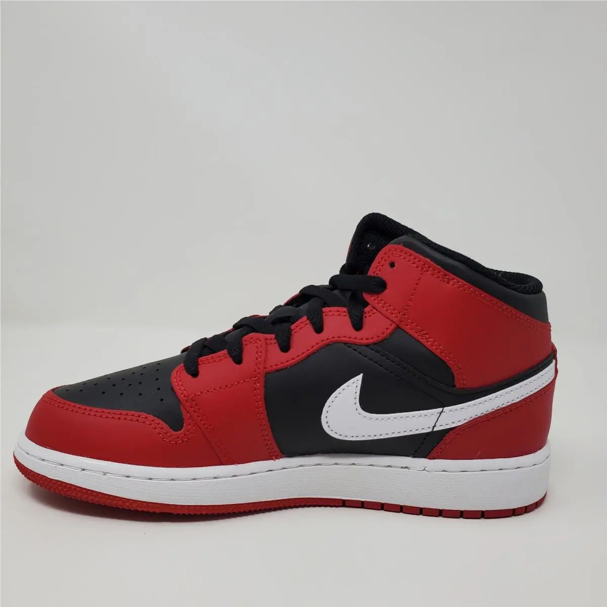 Nike shoes - Nike Air Jordan 1 Mid GS - Red 7