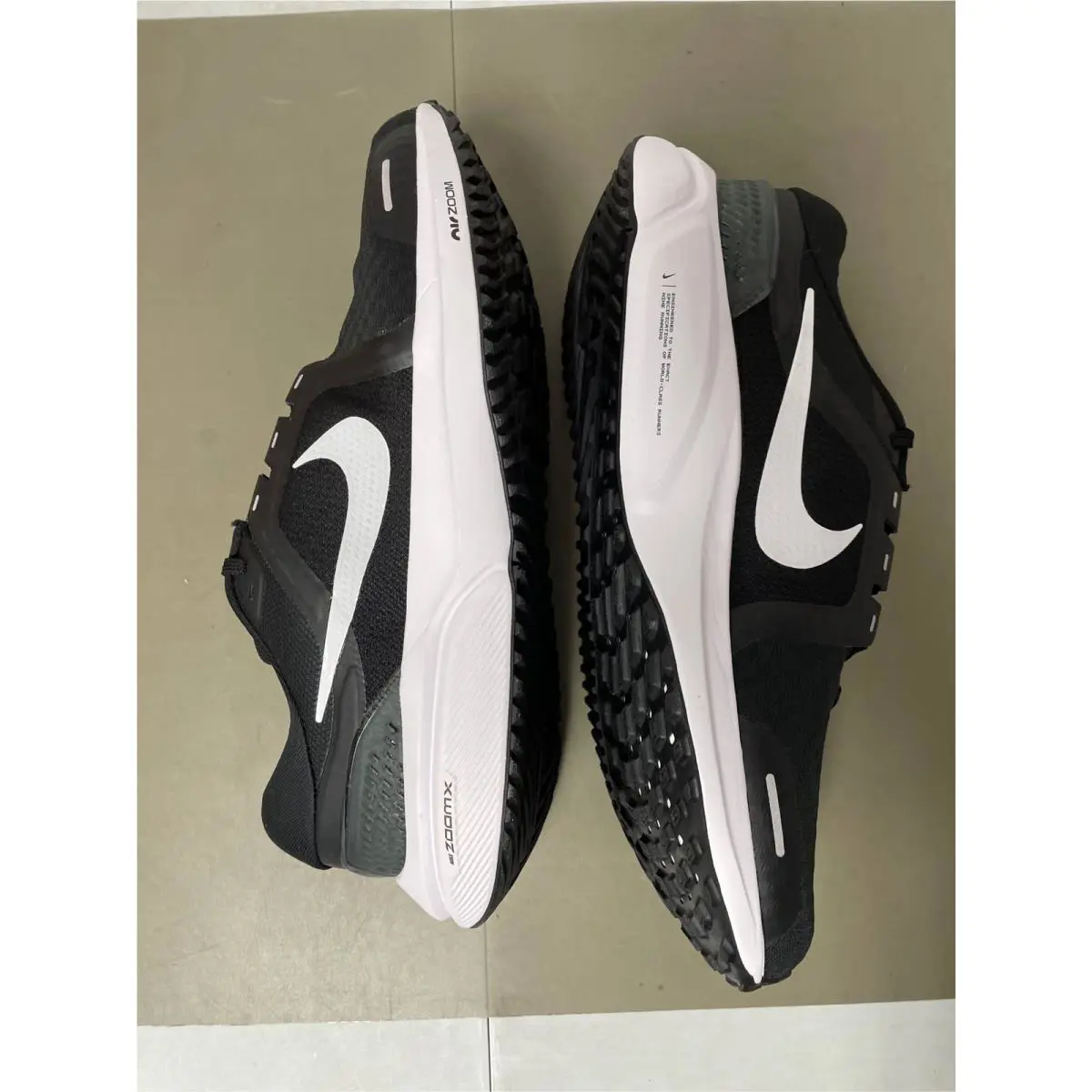 Nike shoes - 818099-404 - 818099-404 - White 0