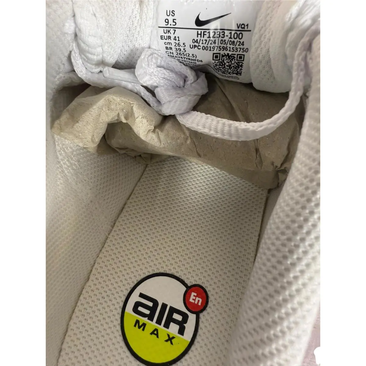 Nike shoes - White 4