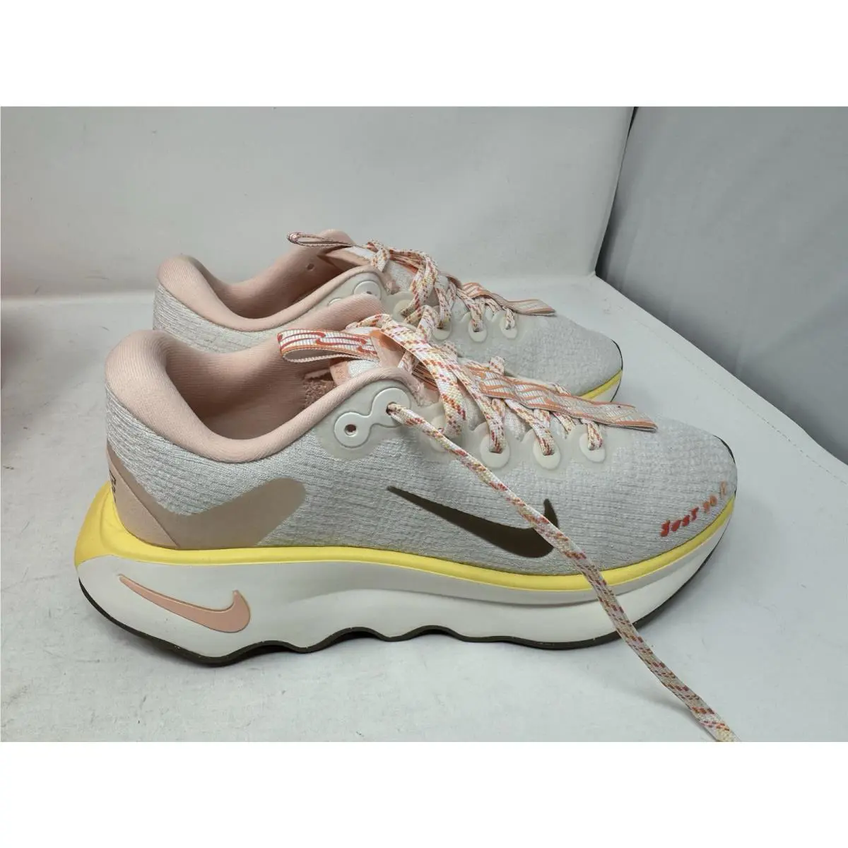 Nike shoes - Nike Motiva - Motiva - HV5988-121 - Sail 1