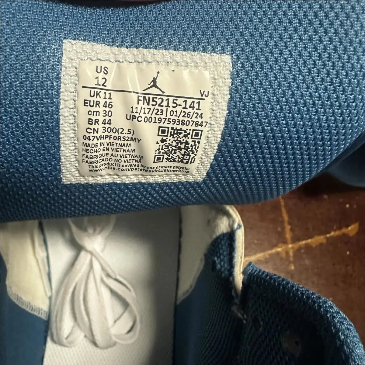 Nike shoes - White 2