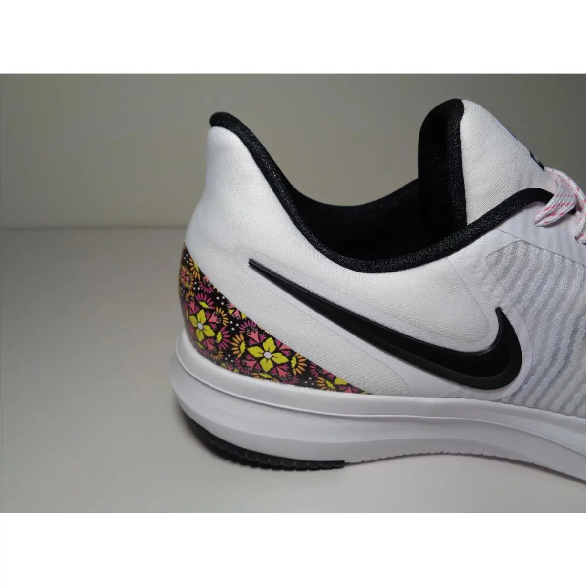 Nike shoes - White (UPC: 192499669162) 9