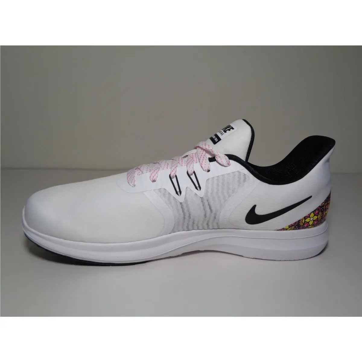 Nike shoes - White (UPC: 192499669162) 4