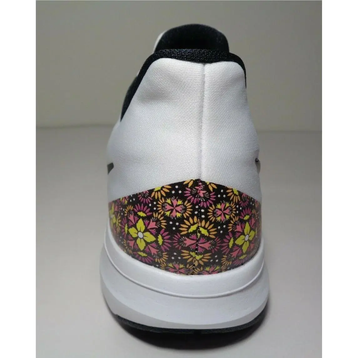 Nike shoes - White (UPC: 192499669162) 5