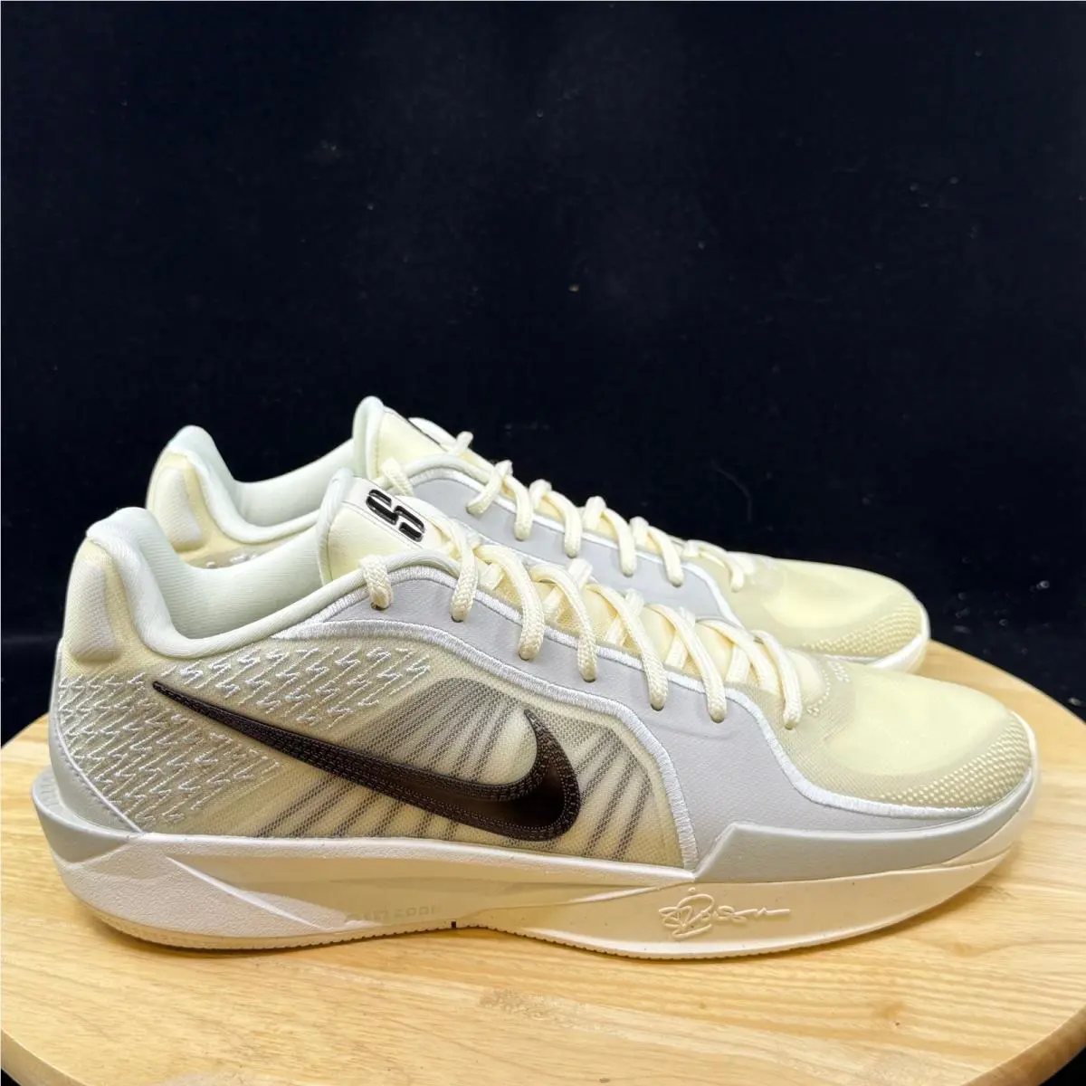Nike shoes - White 2