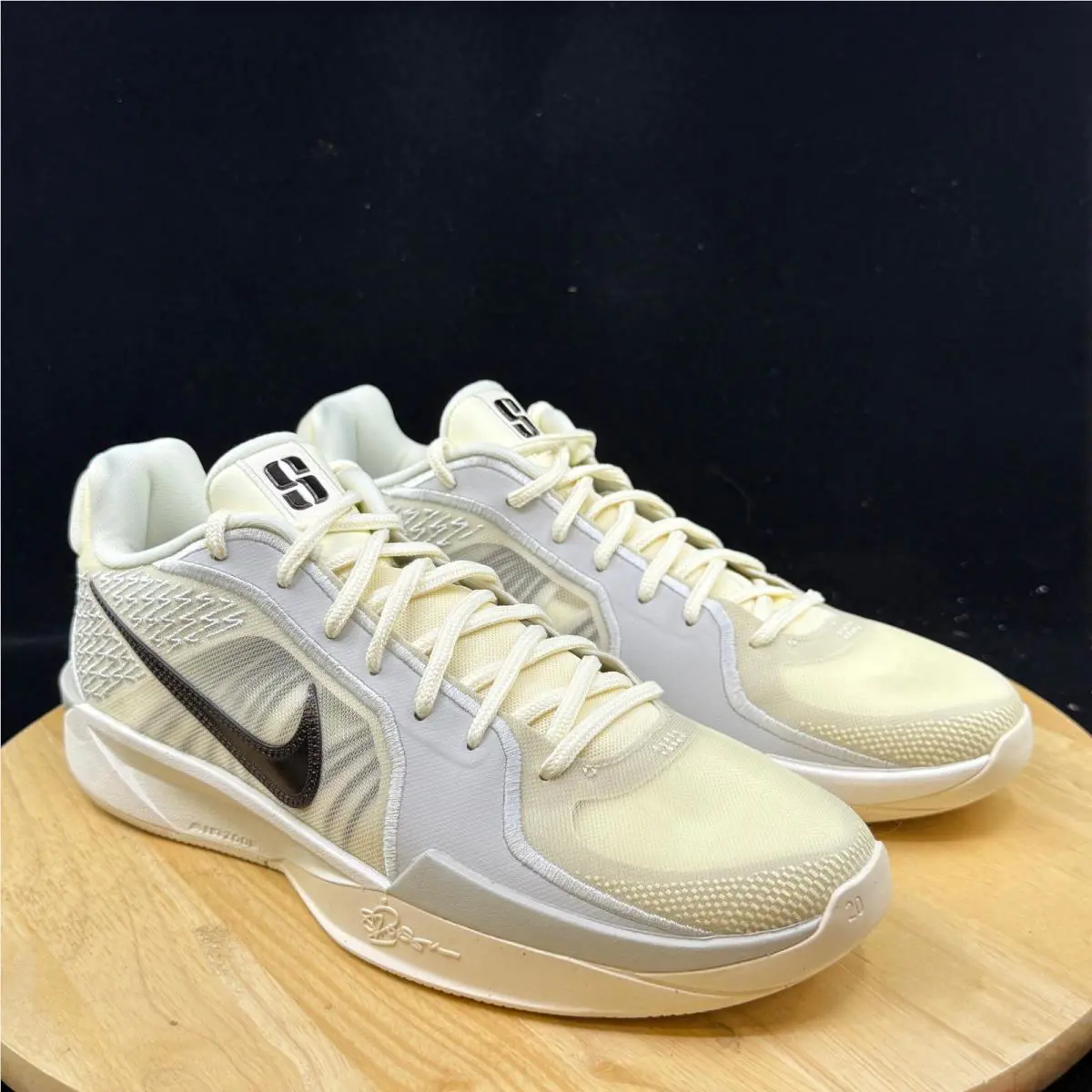 Nike shoes - White 3