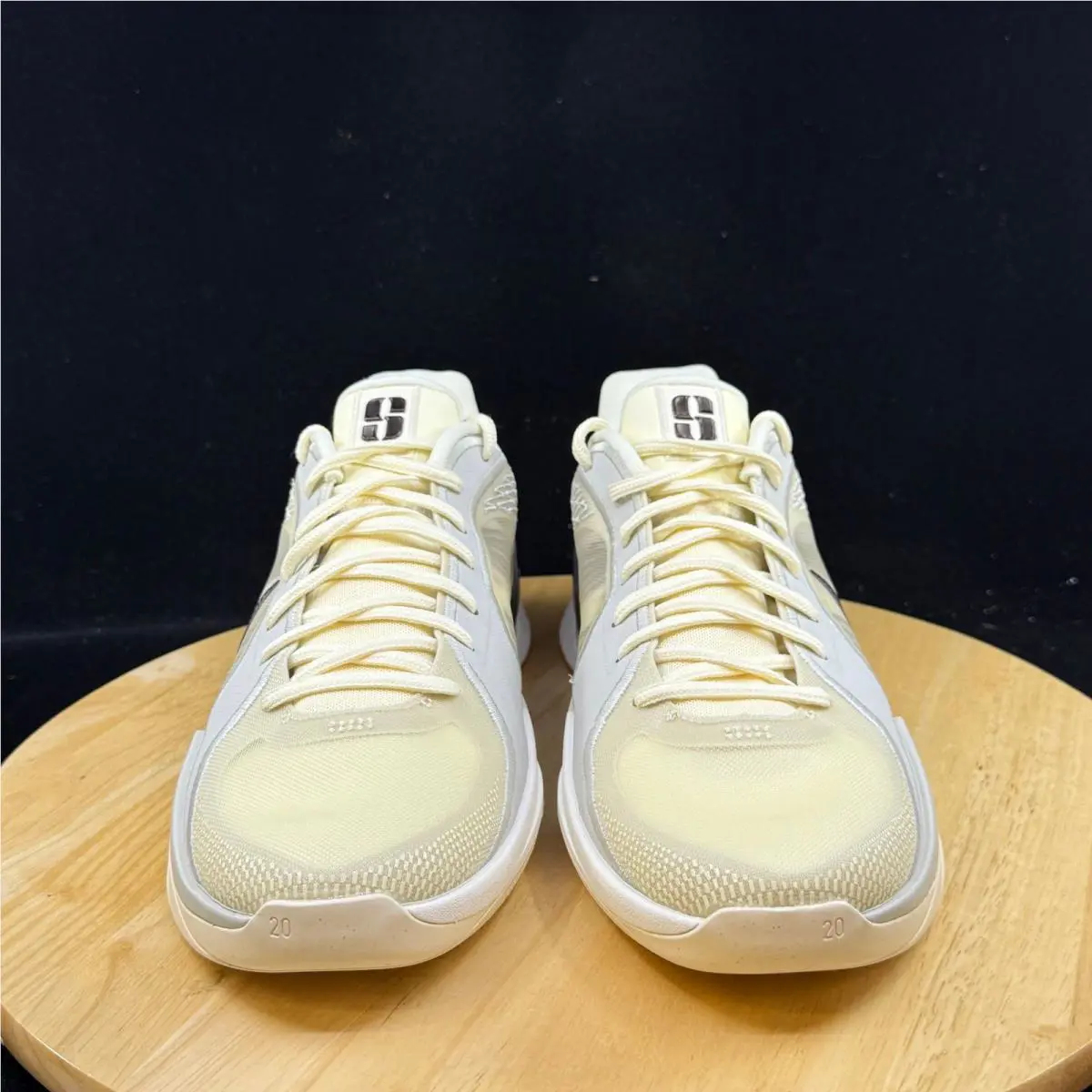 Nike shoes - White 4