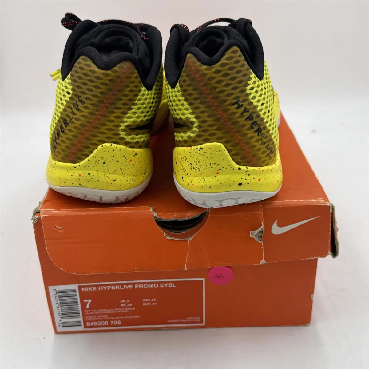 Nike shoes - Nike Hyperlive - Hyperlive - 849308-706 - Yellow 1