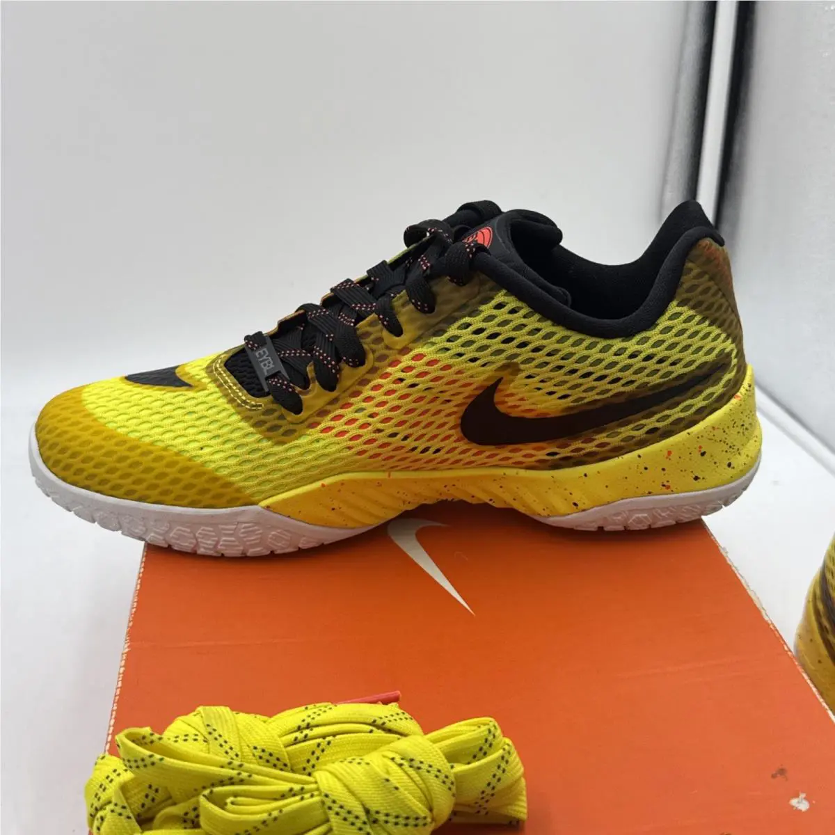 Nike shoes - Nike Hyperlive - Hyperlive - 849308-706 - Yellow 5