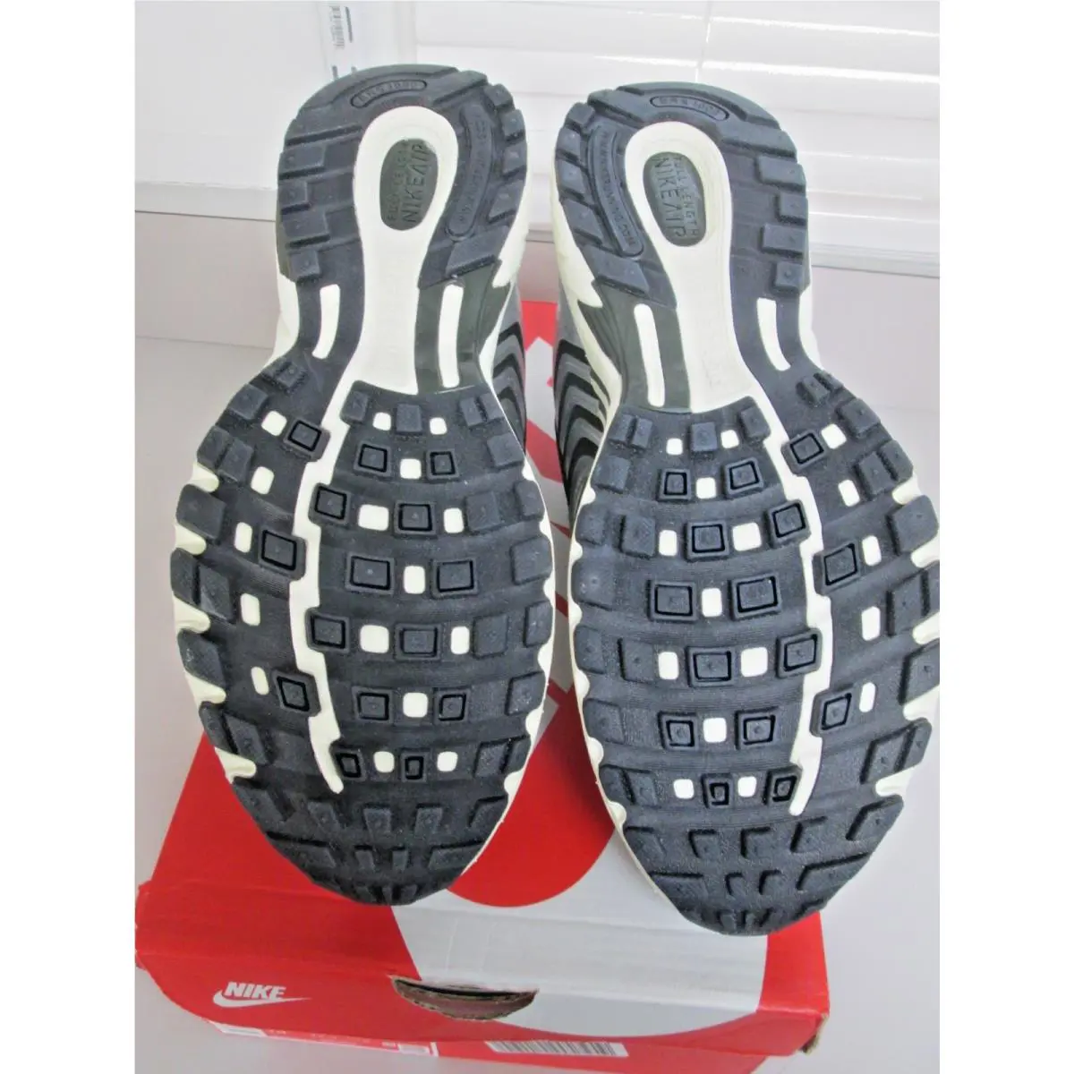 Nike shoes - HV5748234 - HV5748 234 - LT Khaki/Metallic Silver (UPC: 197860776180) 4