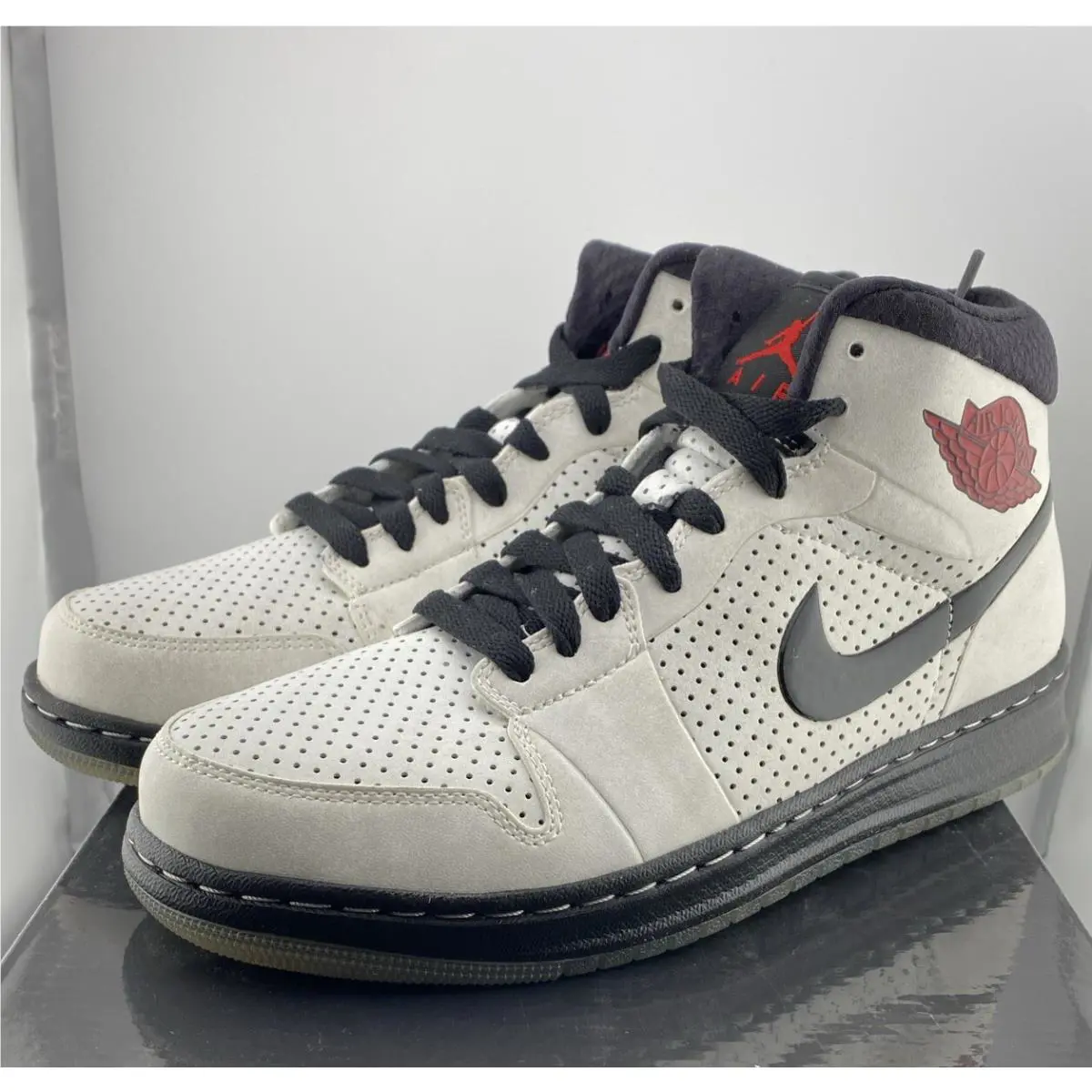 Nike shoes - Air Jordan 1 - Air - White (UPC: 0884500751866) 8