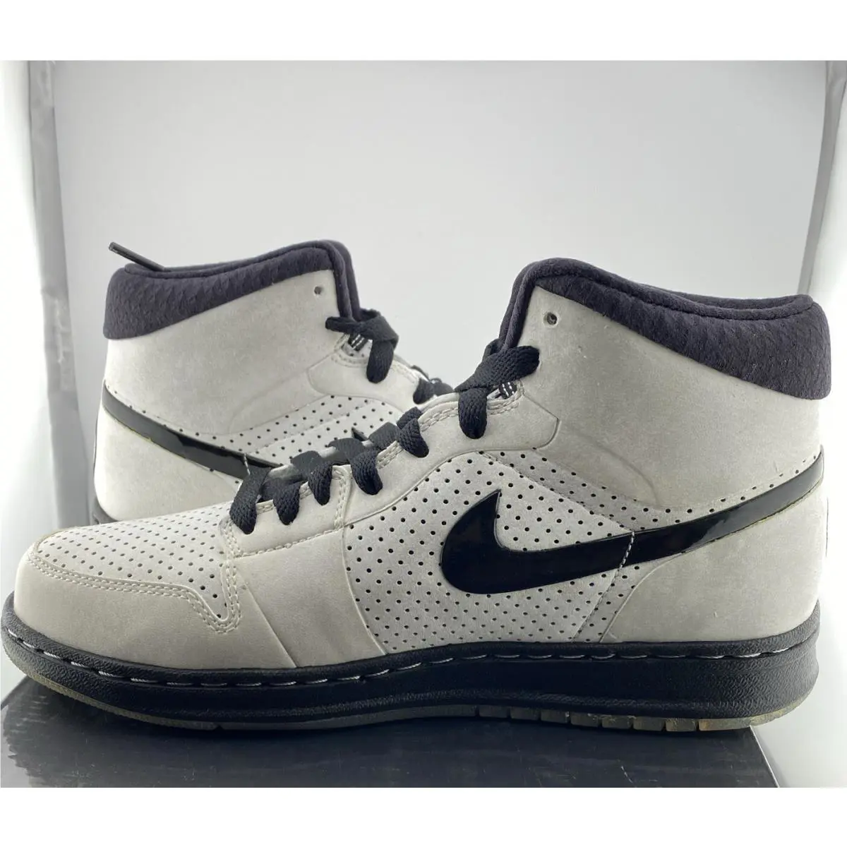 Nike shoes - Air Jordan 1 - Air - White (UPC: 0884500751866) 10