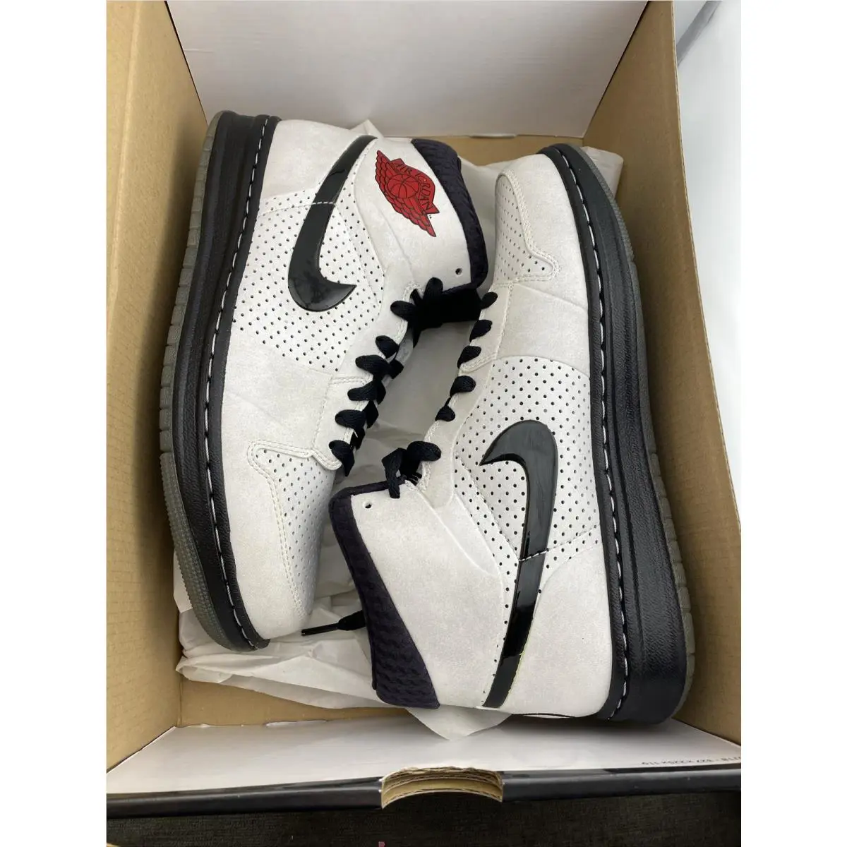 Nike shoes - Air Jordan 1 - Air - White (UPC: 0884500751866) 12