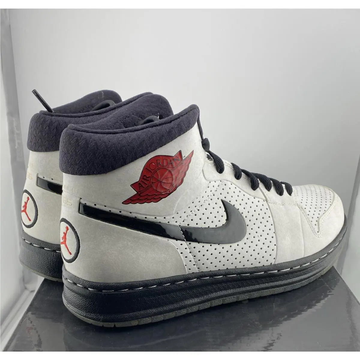 Nike shoes - Air Jordan 1 - Air - White (UPC: 0884500751866) 3