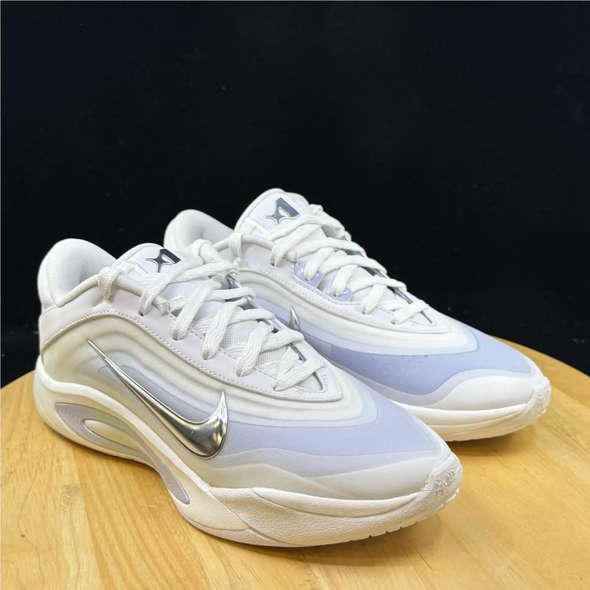 Nike shoes - White 3