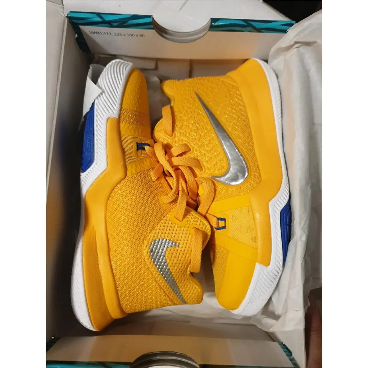 Nike Kyrie Irving Iii Kid Shoes 11C Gold Mac and Cheese Basketball 869985-791