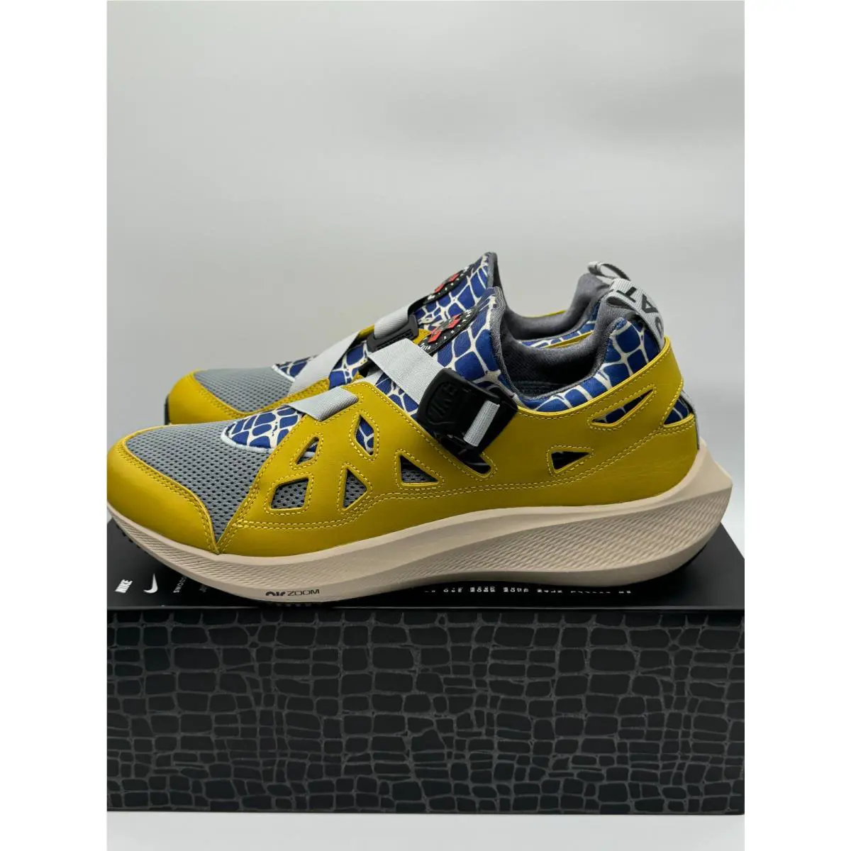 Nike shoes - Nike Air Huarache - Air Huarache - FJ4201-300 - Multicolor (UPC: 196977564833) 2