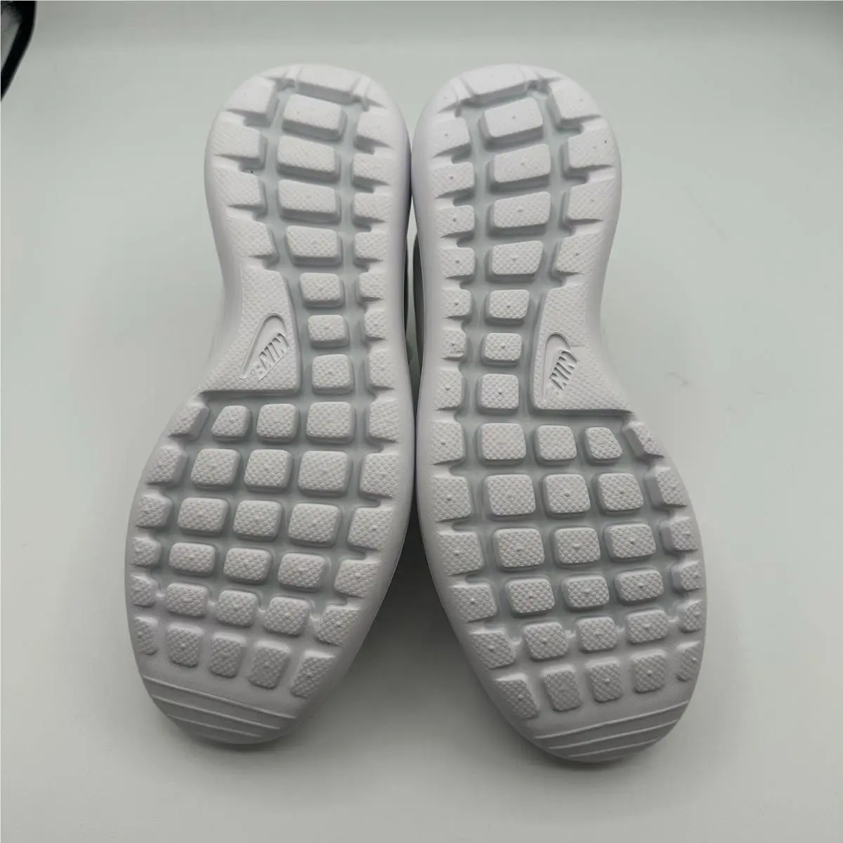 Nike shoes - Nike Roshe - Roshe - 844931-100 - White, Manufacturer: White/Pure Platinum-White 8