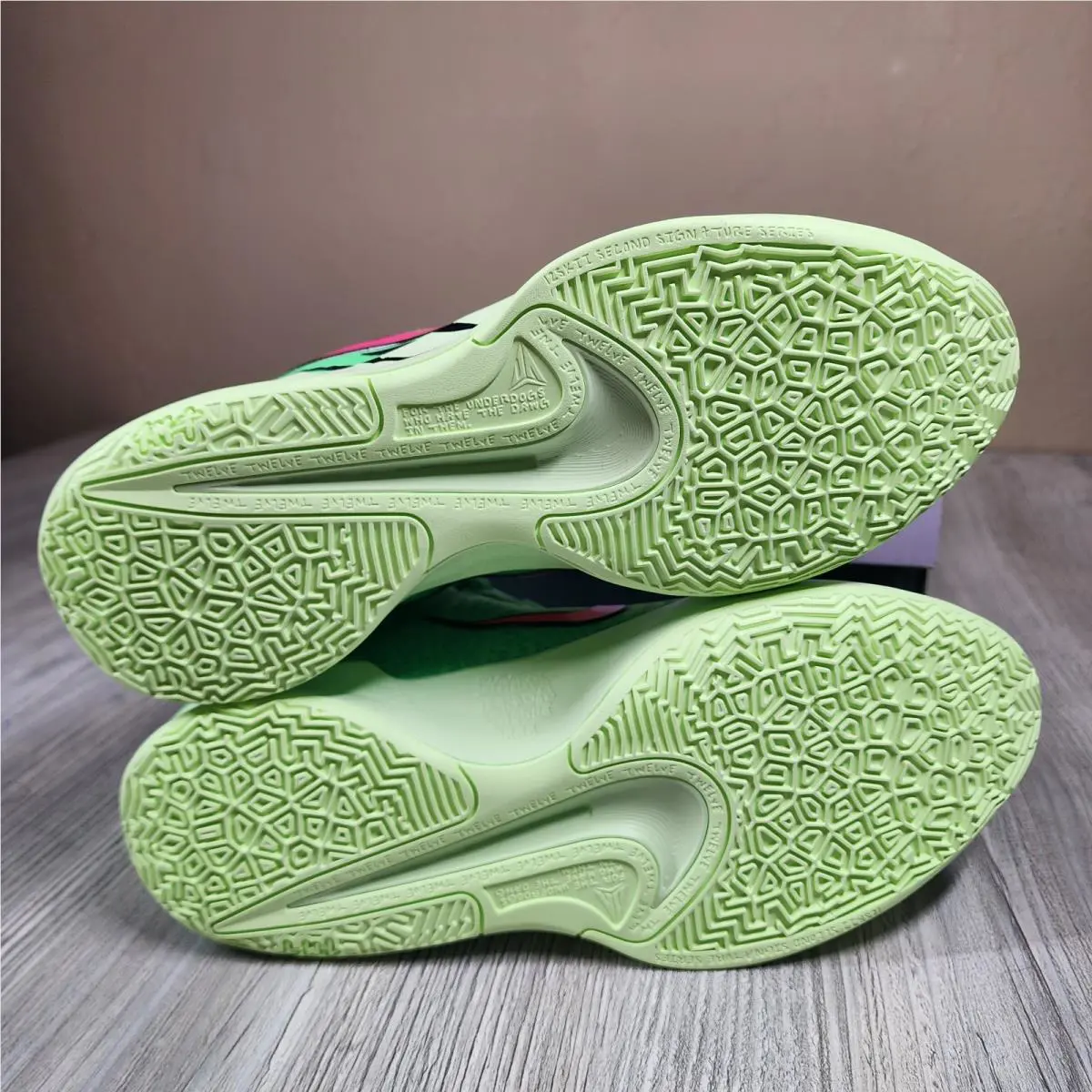 Nike shoes - Green 3