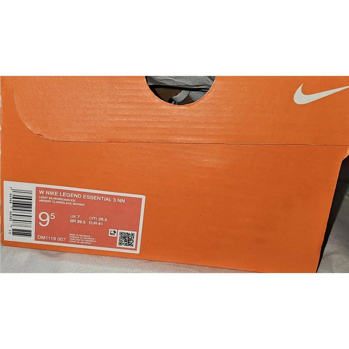 Nike shoes - White 4