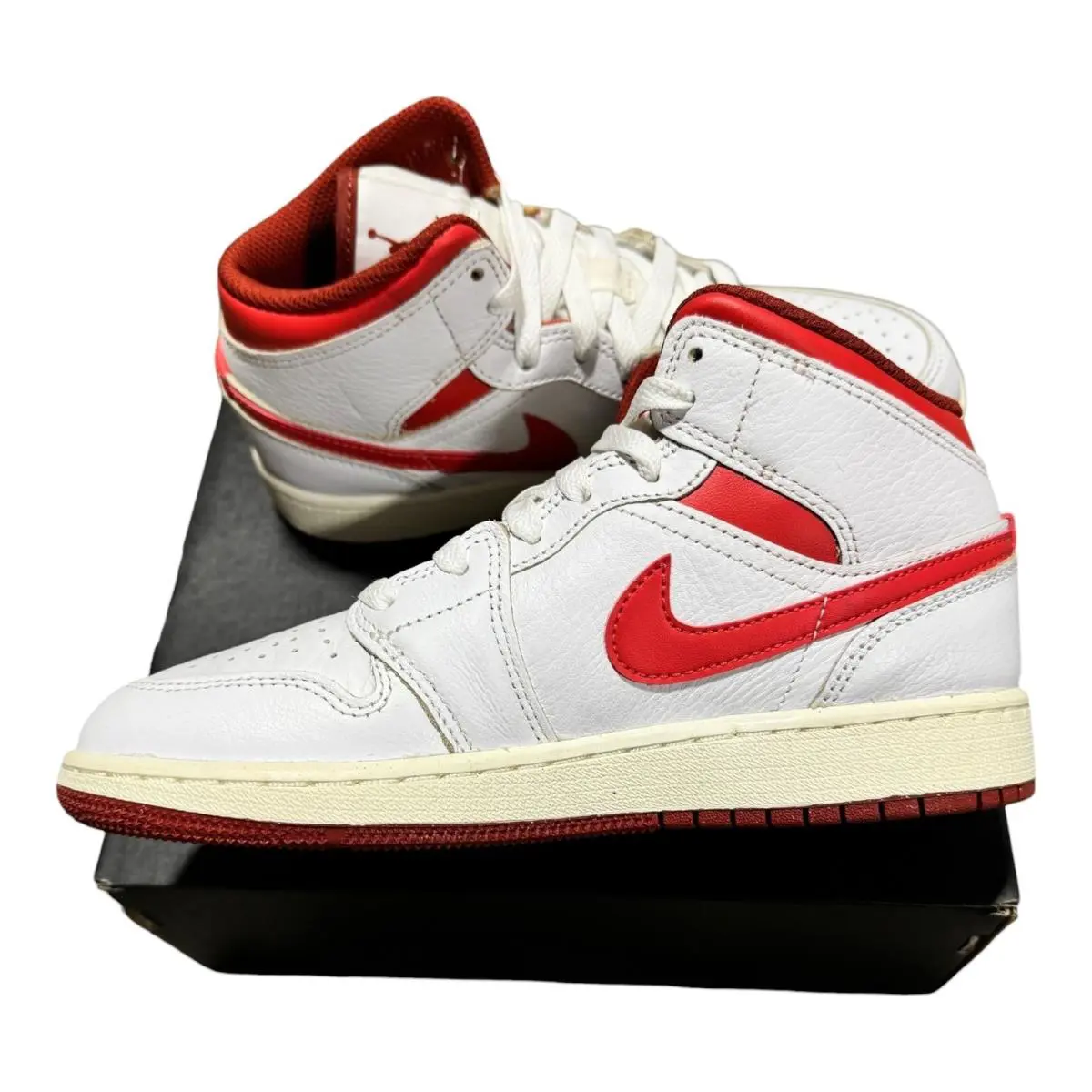 Nike shoes - Air Jordan 1 Mid SE - White 1
