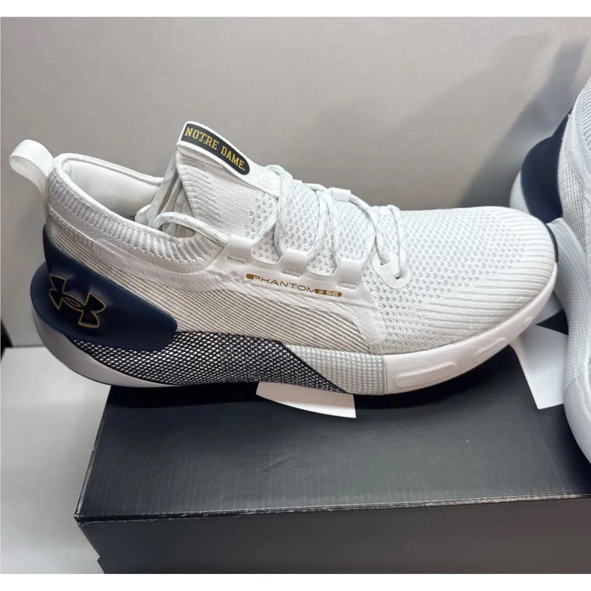 Under Armour shoes - Under Armour HOVR Phantom 3 SE Collegiate - 3026908-100 - White 1