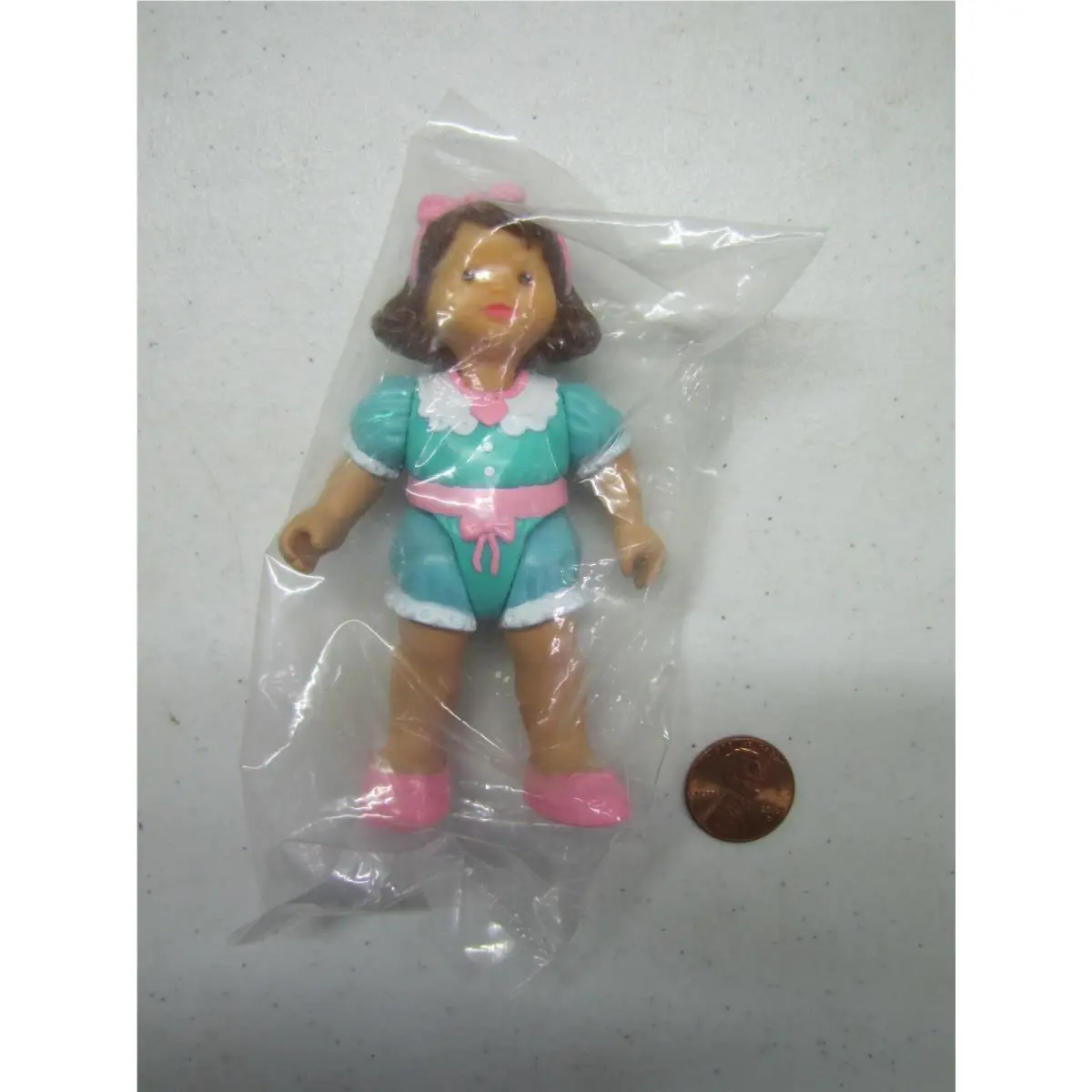 Fisher Price Loving Family Dream Dollhouse Hispanic Girl in Green Outfit