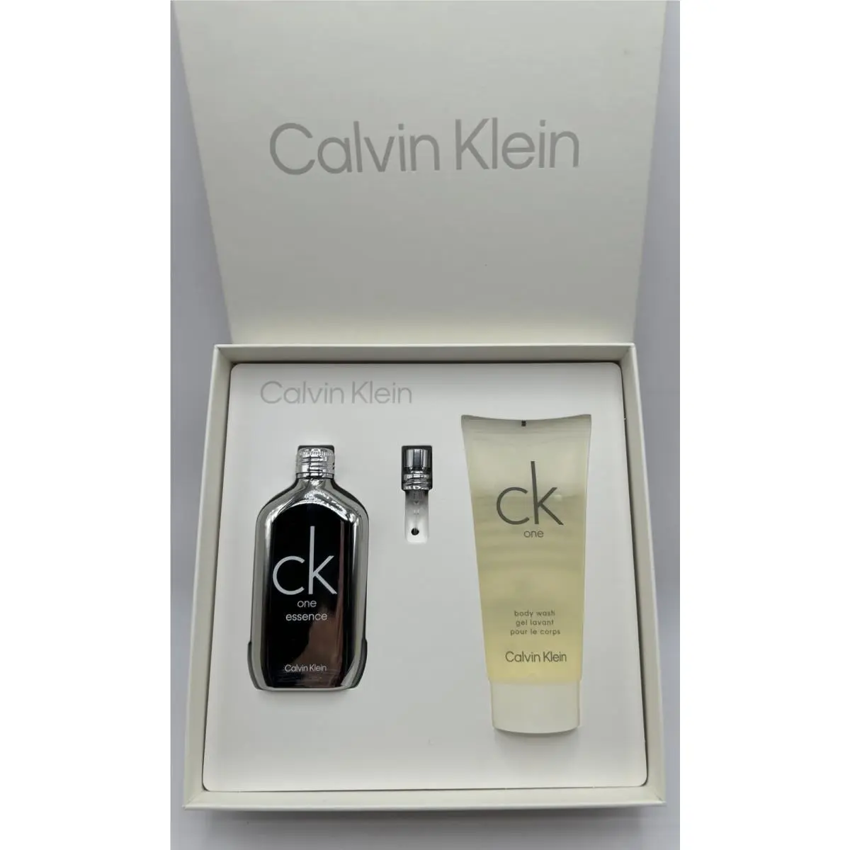 CK One Essence Calvin Klein 1.6 oz Parfum Intense Spray CK One Body Wash 3.3 Set