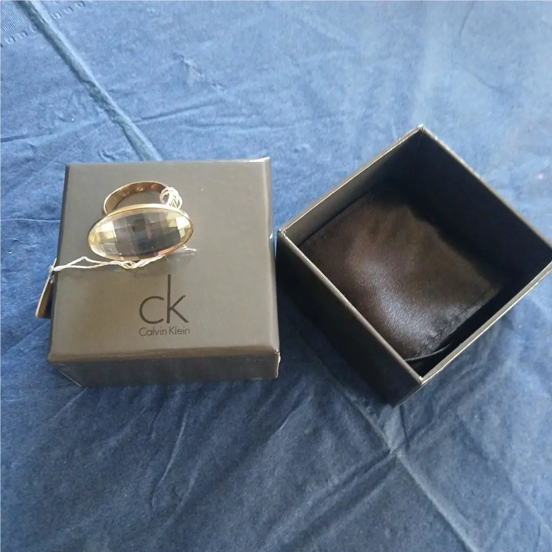 Calvin Klein Jewelry Continuity Women`s Ring Size 8 1/2