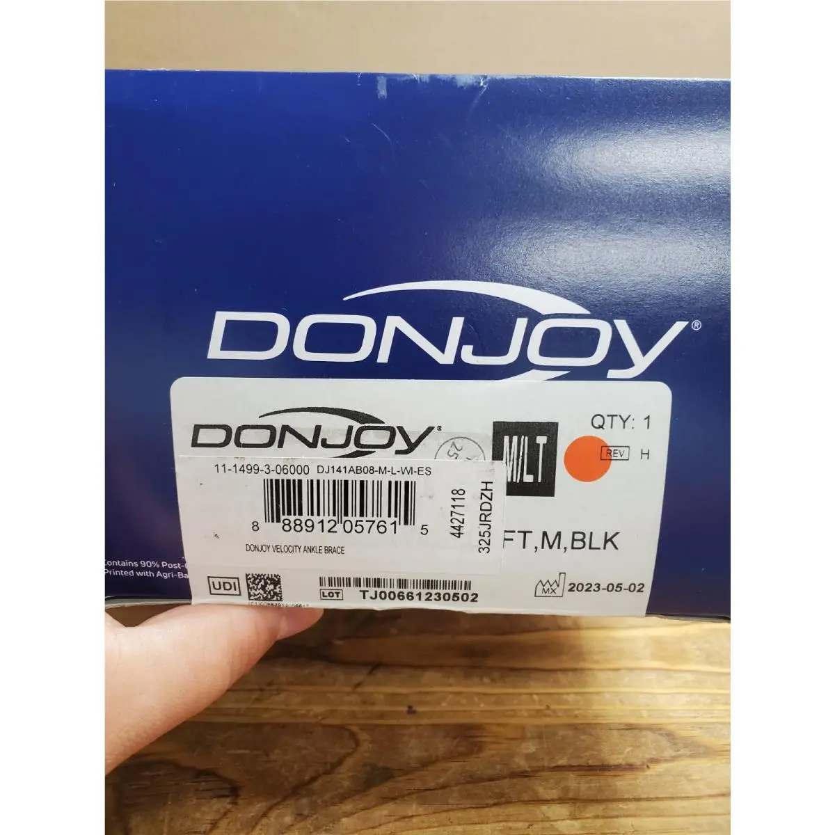 DonJoy  - DonJoy Velocity - Velocity - 11-1499-3-06000 - Black (UPC: 888912057615) 0