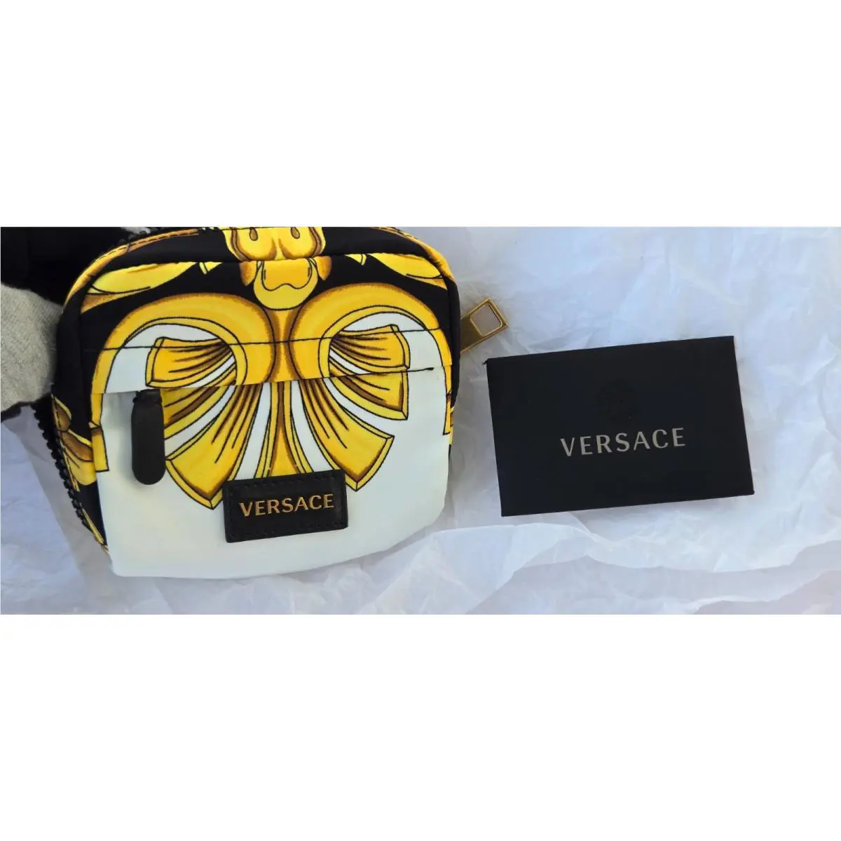 Versace Black Gold Fan Tail Beauty Toiletry Cosmetic Coin Zip Case One Size