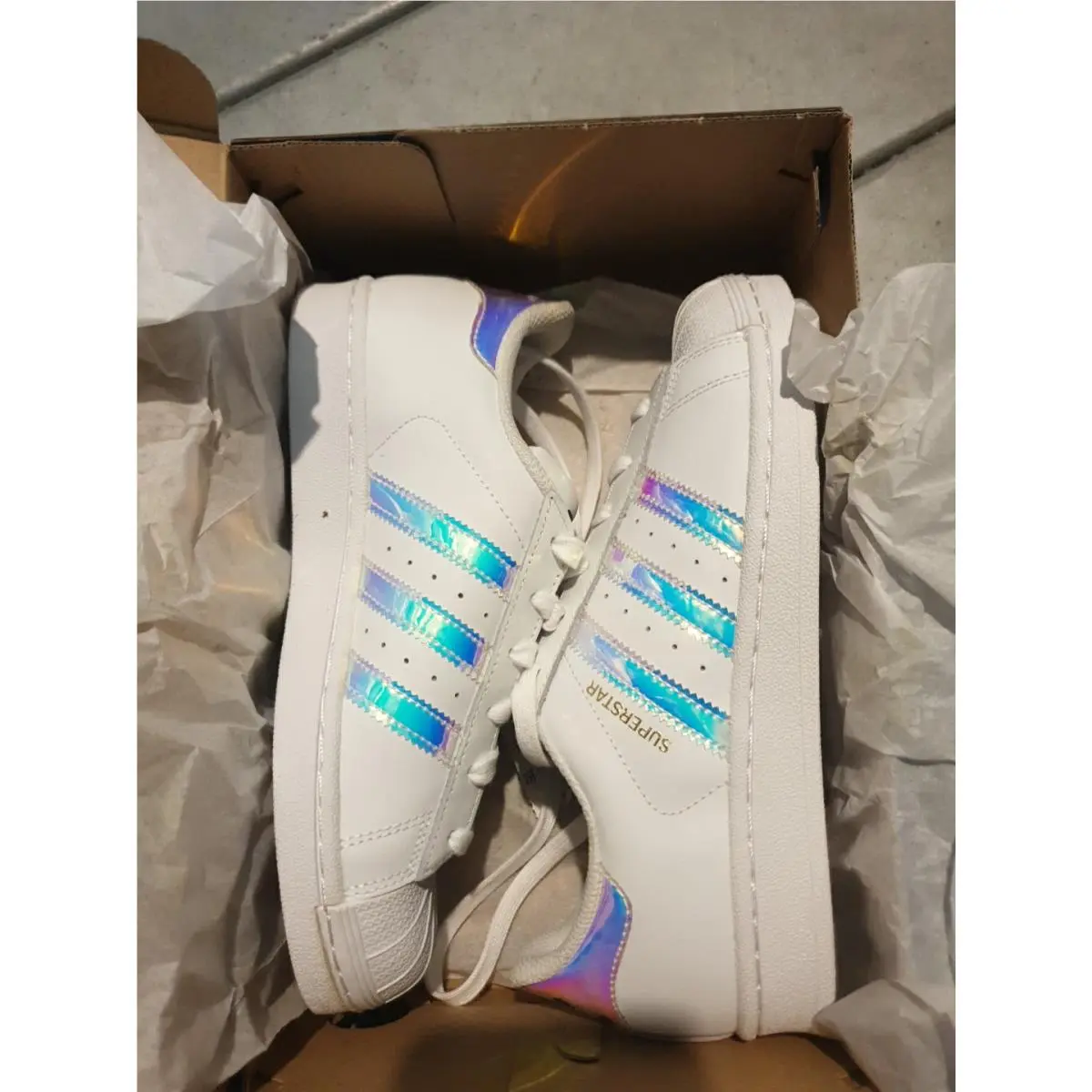 Adidas AQ6278 Kid`s White Superstar J Iridescent Hologram Clam Toe Shoes Size 5