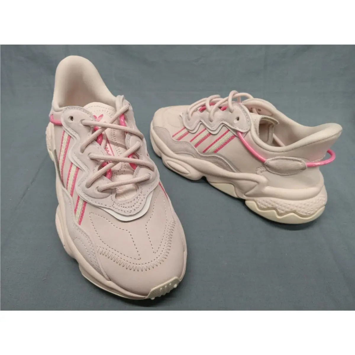 Adidas Girls Ozweego J Sneakers Suede Ivory Pink Size 4