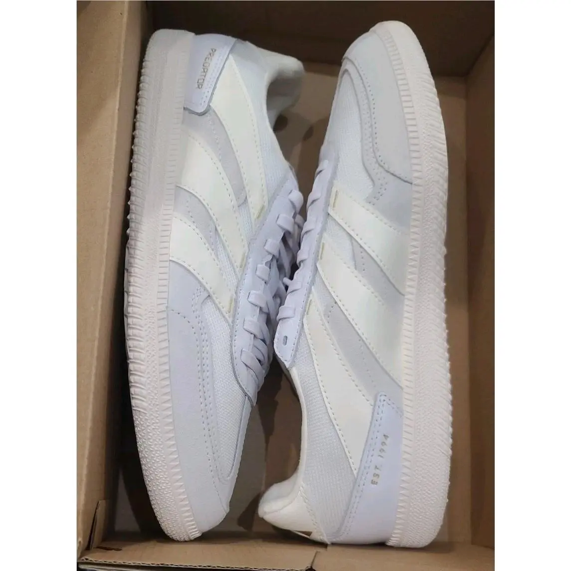 Adidas Predator Freestyle Suede Mesh Soccer Shoes White Size Men`s 8.5 W/box