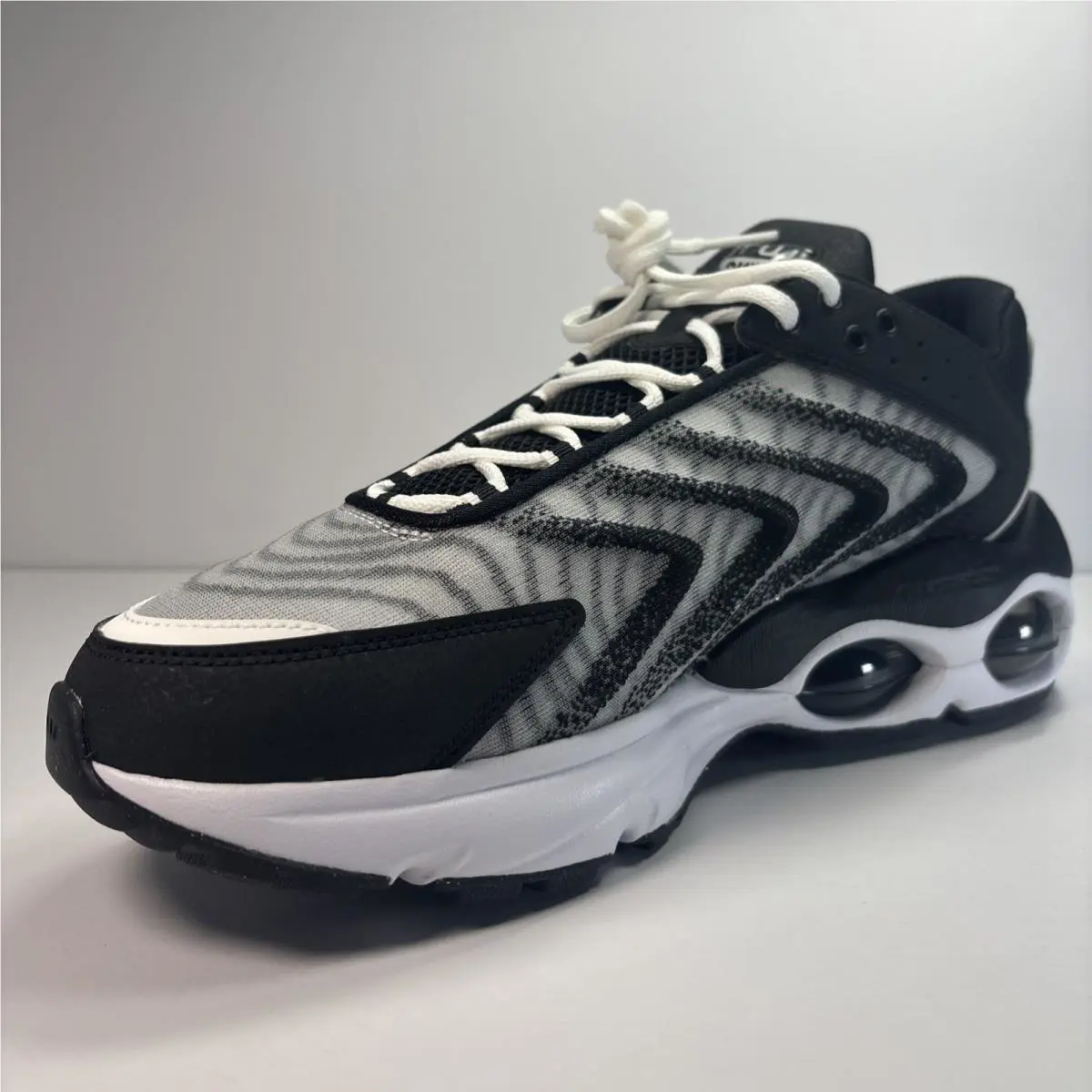 Nike shoes - Nike Air Max TW - Air Max - DQ3984-001 - Black 1