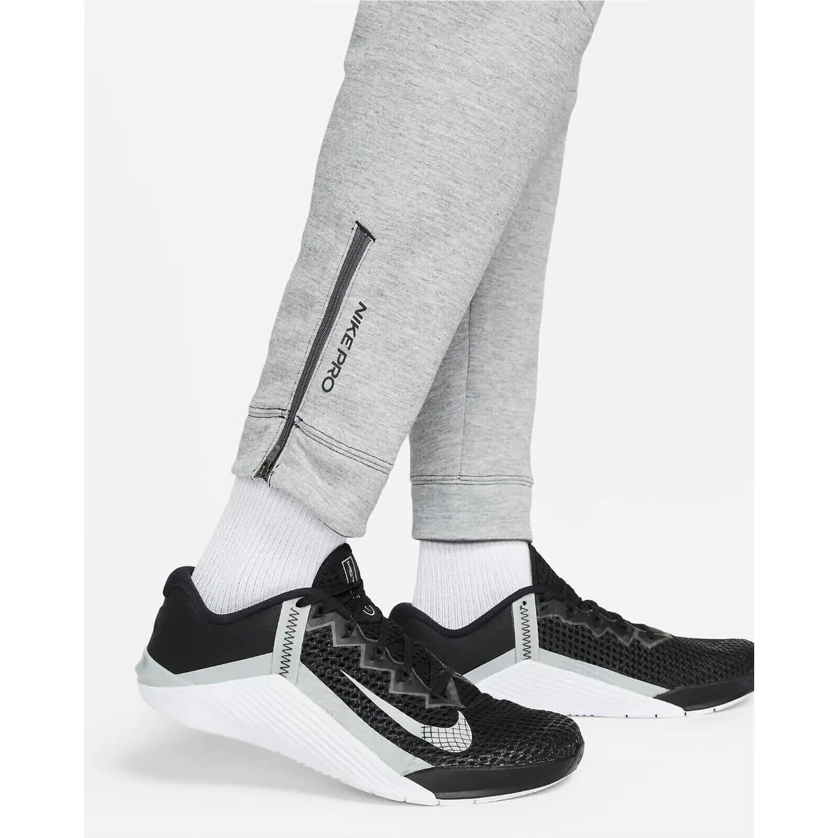 Nike clothing - DD1880-068 - DD1880-068 - Gray 1