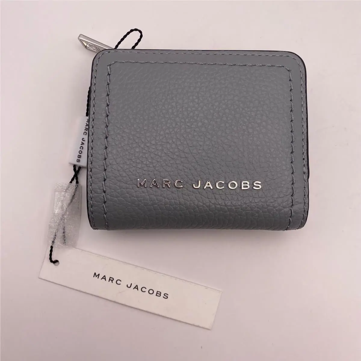 Women`s Nwot Marc Jacobs Mini Compact Wallet Marshmellow