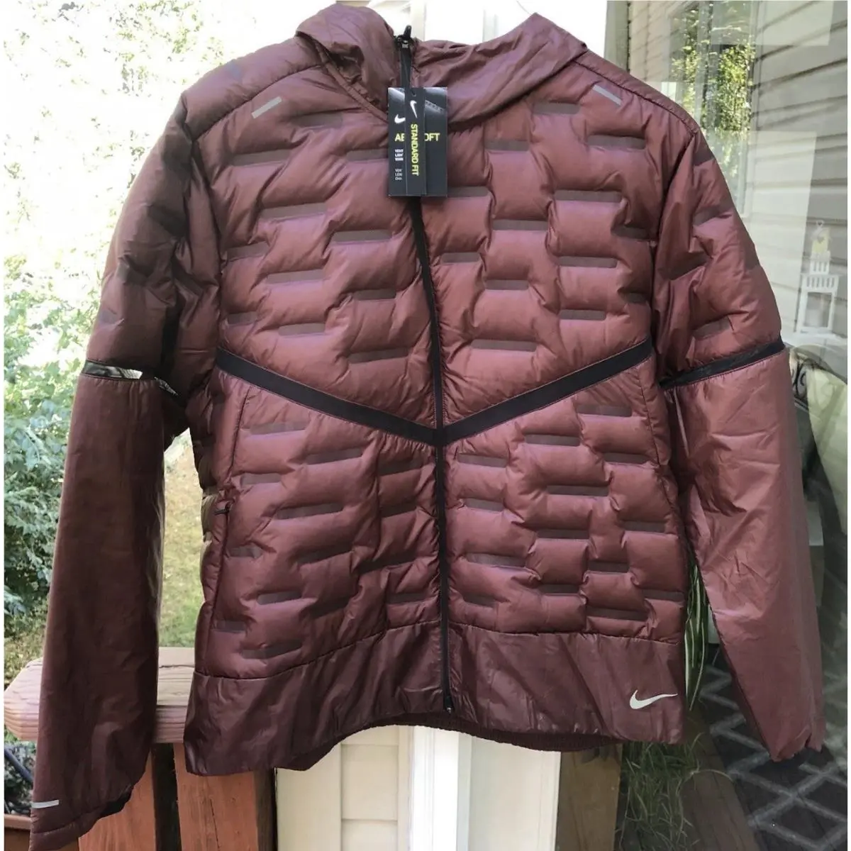 Aeroloft Repel Jacket Men’s Reflective Coat Size Large CU7792-624 Maroon by Nike
