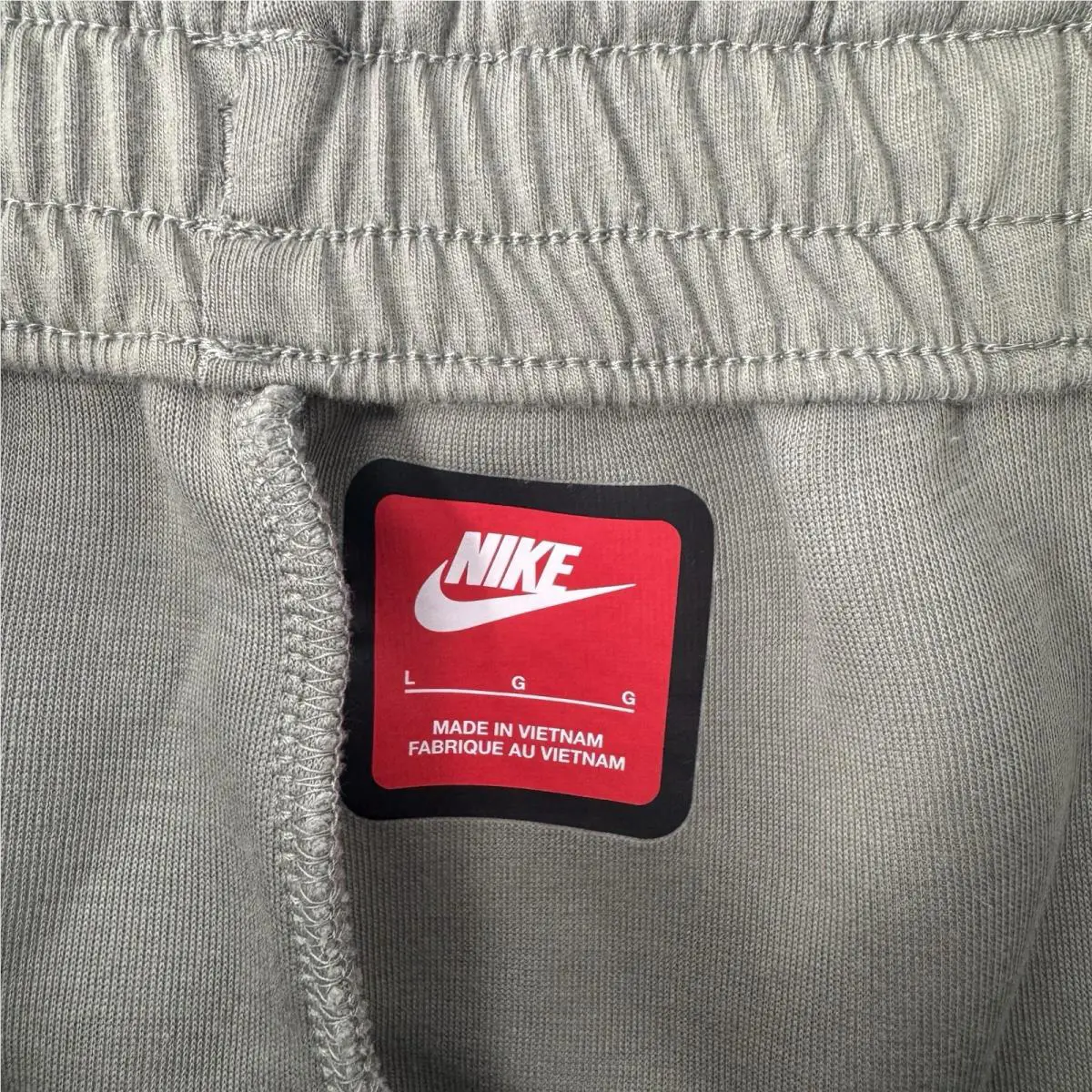 Nike clothing - FN3403-053 - FN3403-053 - Green (UPC: 0196974952794) 1