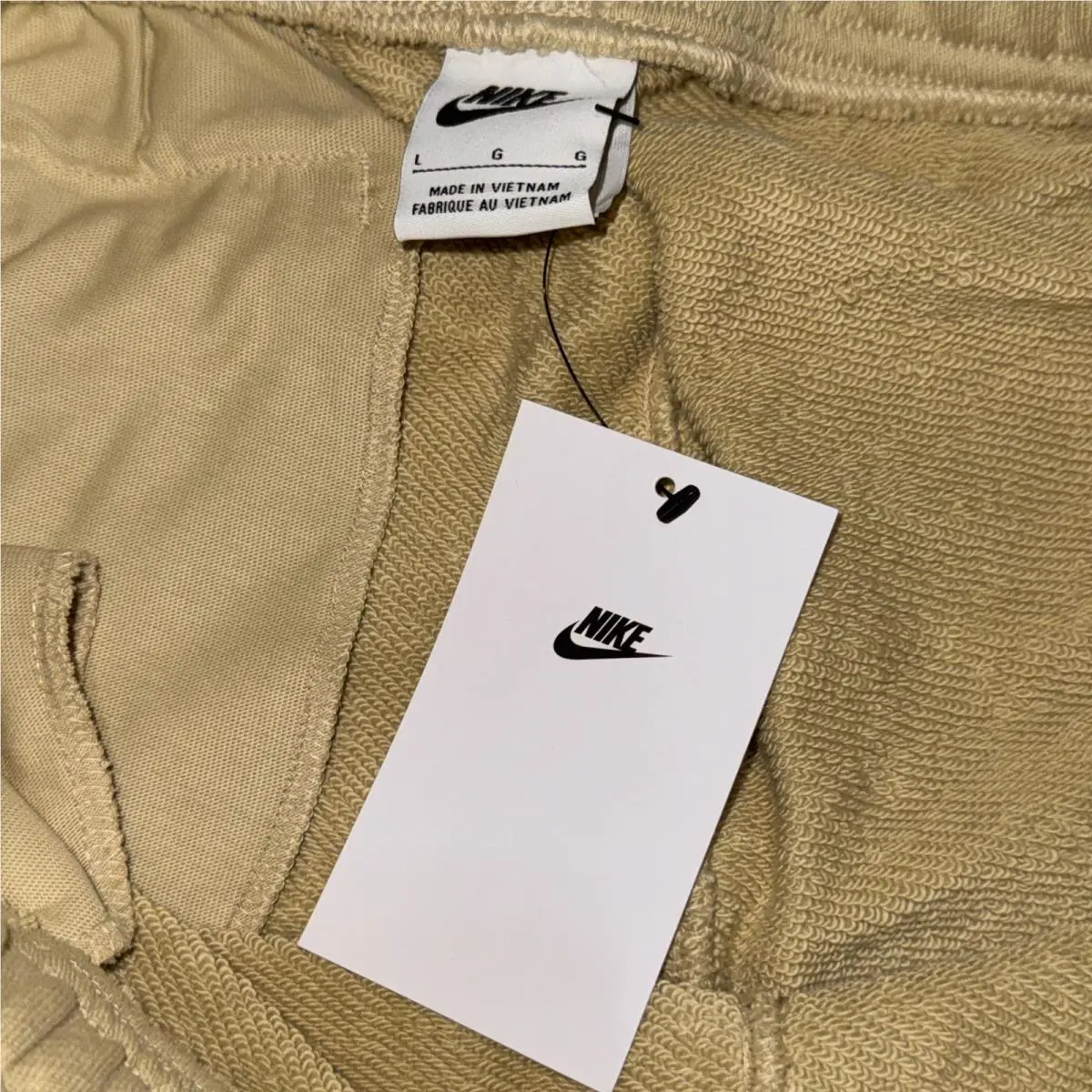 Nike clothing - Team Gold 3