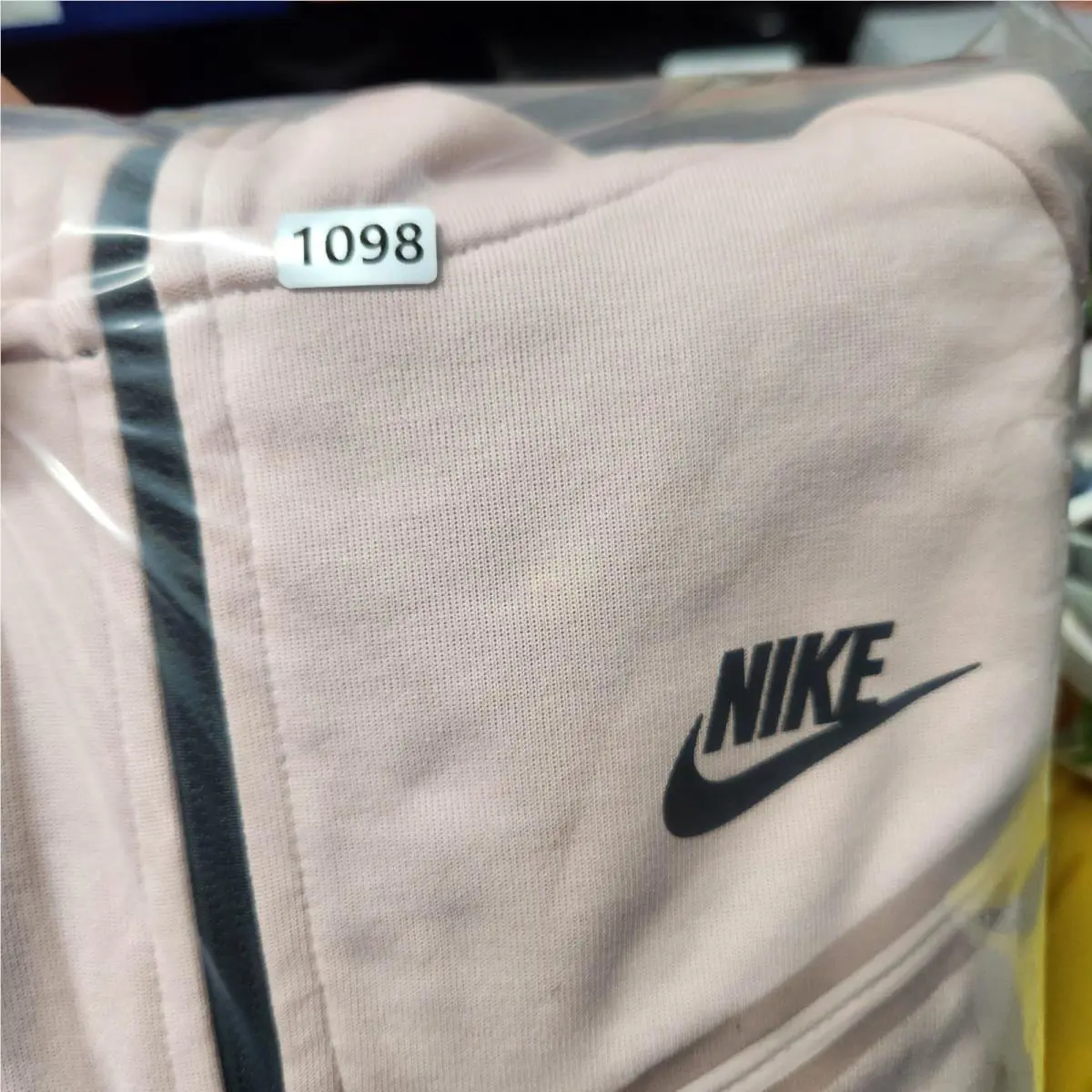 Nike clothing - Pink (UPC: 196149241548) 7