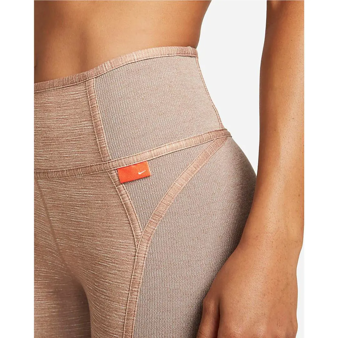 Nike clothing - Brown 3