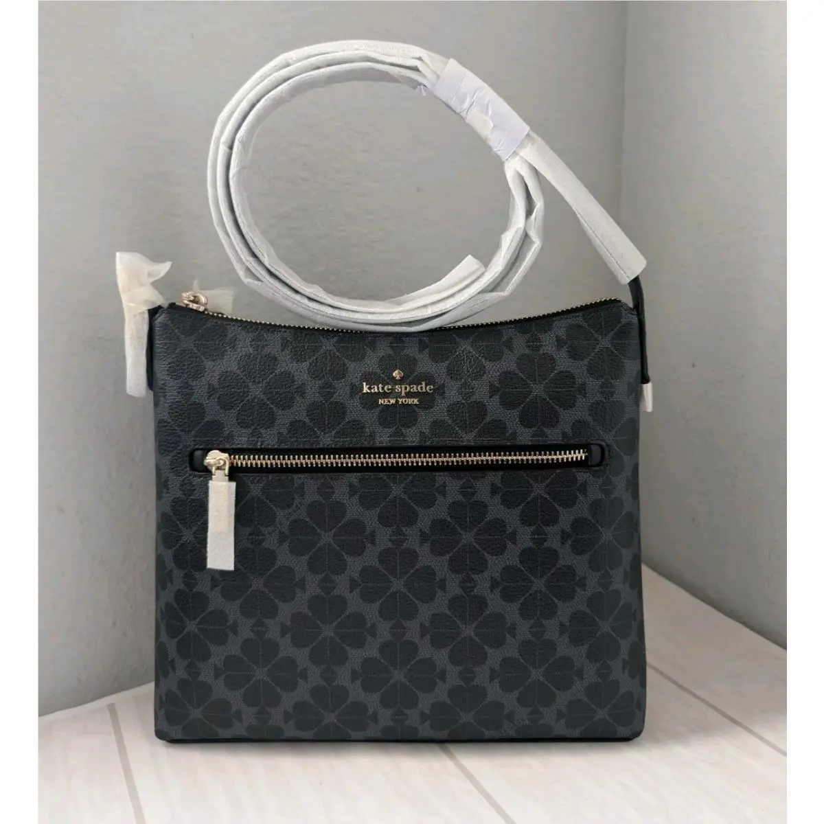 Kate Spade KM717 Spade Flower Large Swingpack Buckle Crossbody In Black